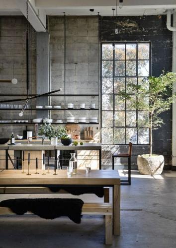 cozinha com pé direito alto Decoração no Estilo Industrial