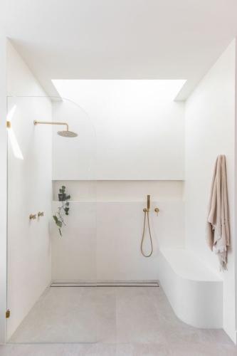 banheiro-decorado-no-estilo-minimalista-1315